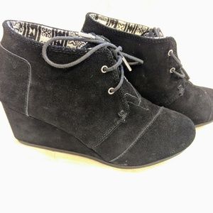 Tom's Desert Wedge booties